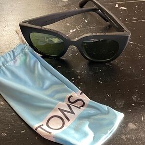 TOMS Matte Black Cat-Eye Sunglasses with Green Lenses